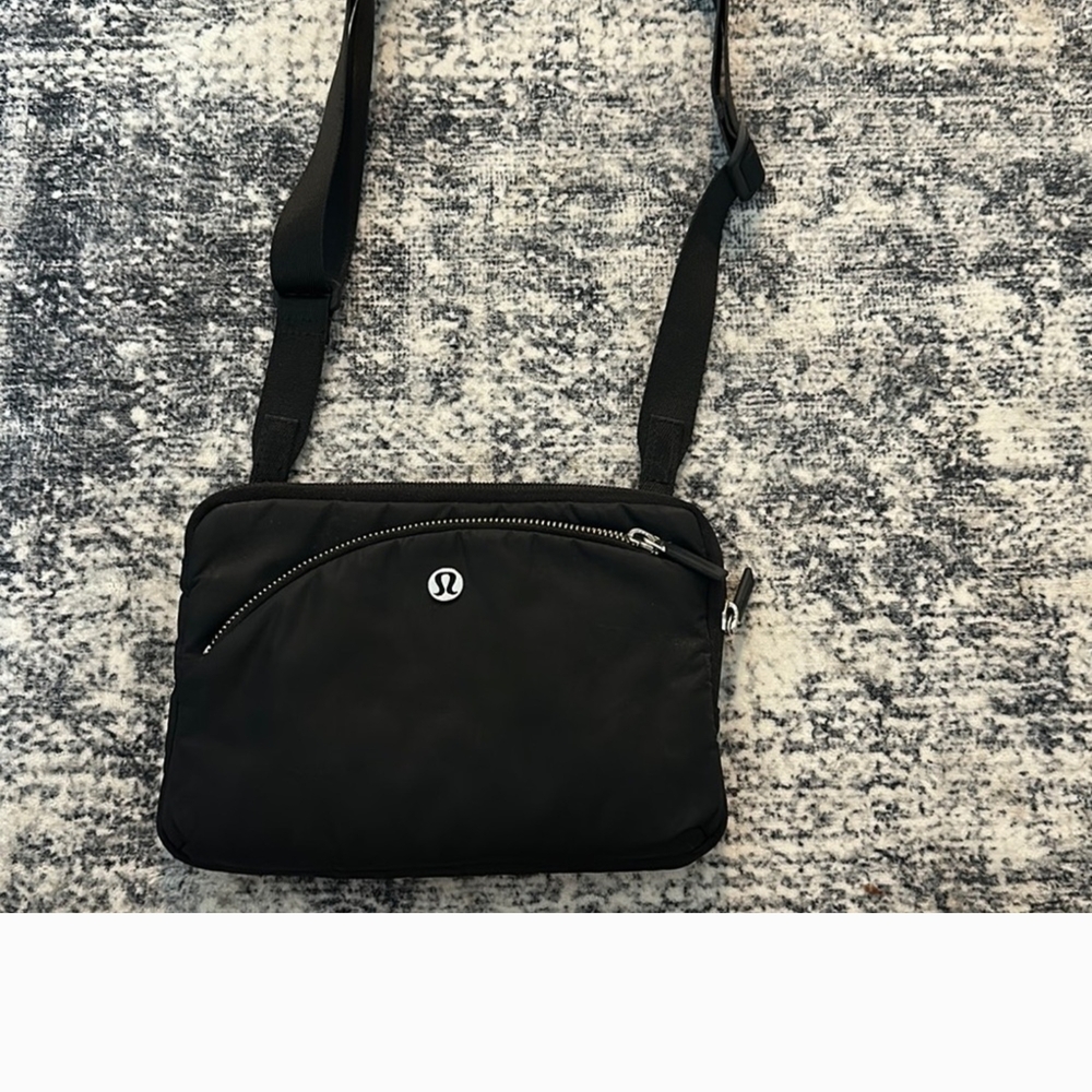 Lululemon City Adventurer Bag